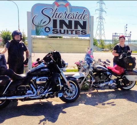 Wabamun Shoreside Inn & Suites מראה חיצוני תמונה