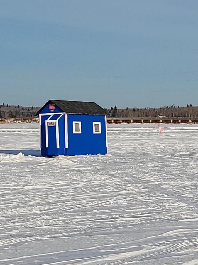 Wabamun Shoreside Inn & Suites מראה חיצוני תמונה