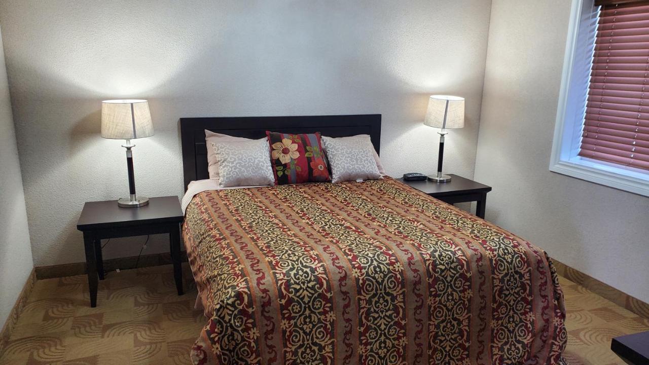 Wabamun Shoreside Inn & Suites מראה חיצוני תמונה