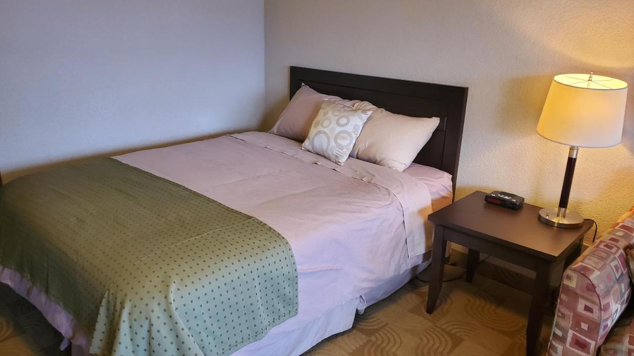 Wabamun Shoreside Inn & Suites מראה חיצוני תמונה
