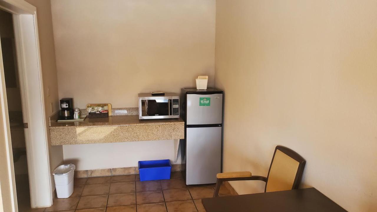Wabamun Shoreside Inn & Suites מראה חיצוני תמונה