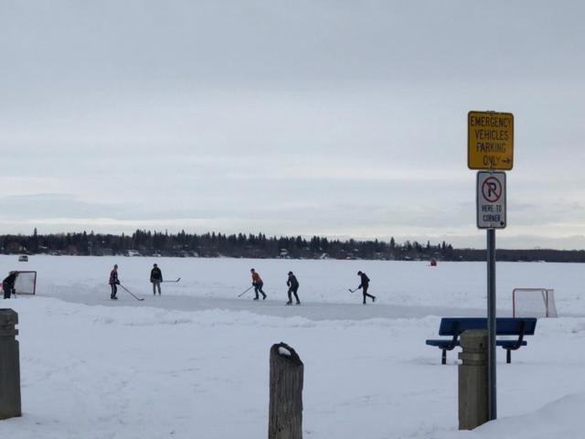 Wabamun Shoreside Inn & Suites מראה חיצוני תמונה